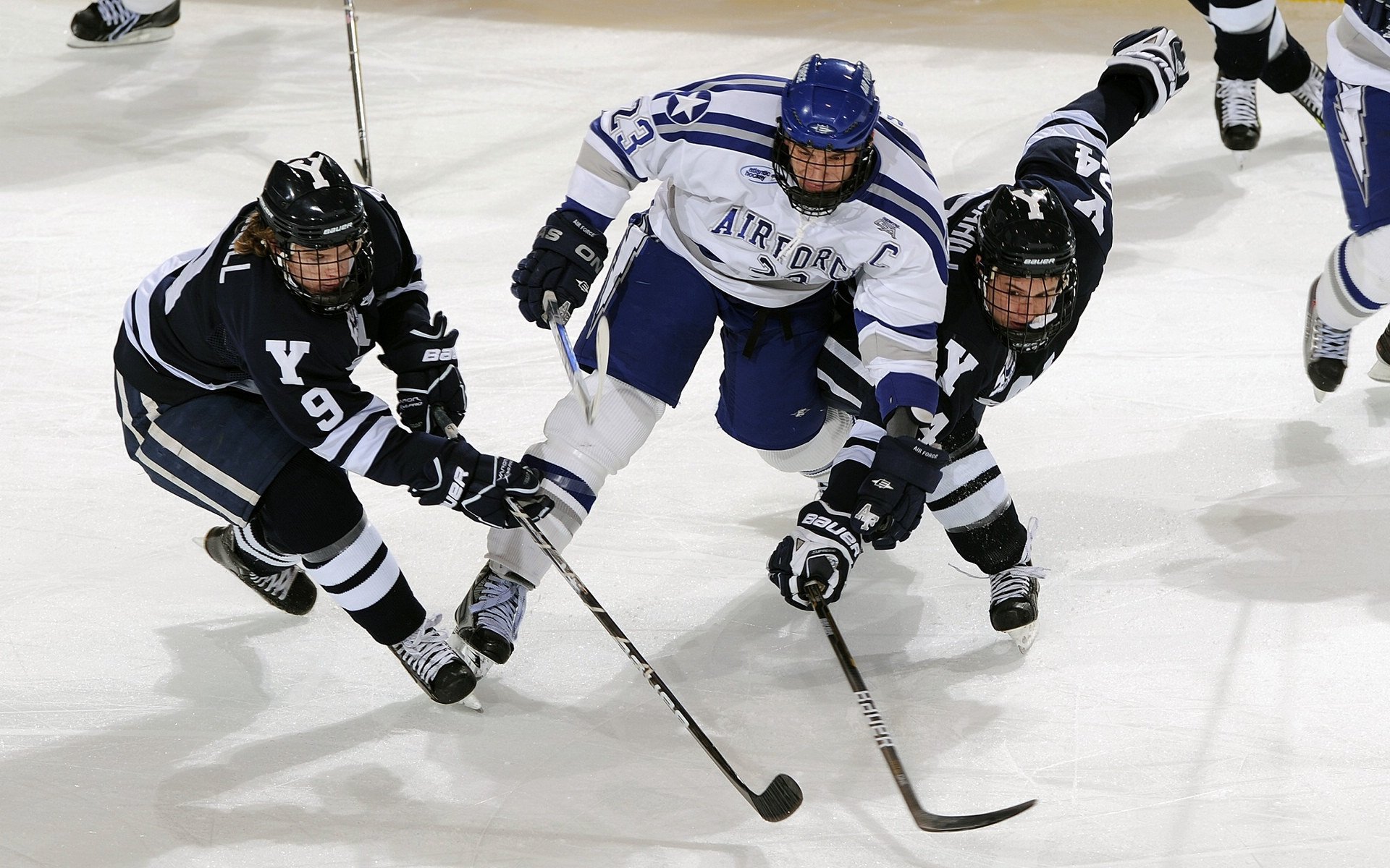 中国女篮利用边线球制造得分机会，中国女篮内线